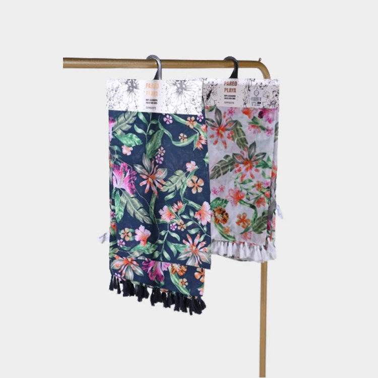 Elegant Constrast-Color Beach Shawl